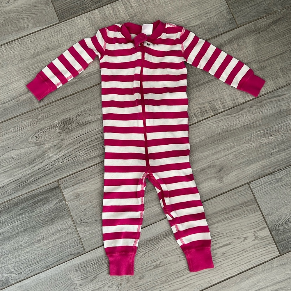 Hanna Andersson sleeper. Perfect condition. Size 85. 2t